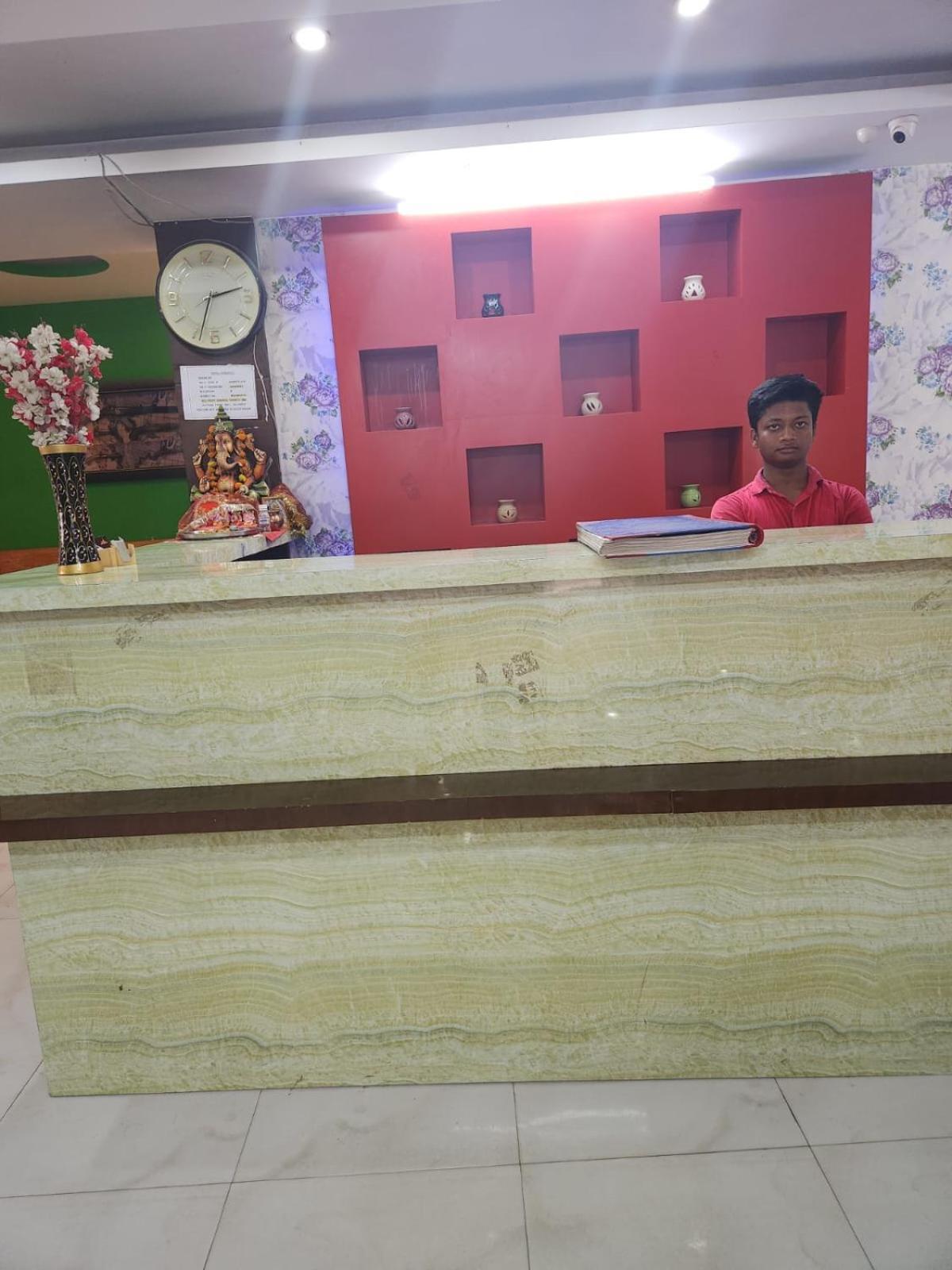 'hotel Grand Lowsan New Delhi